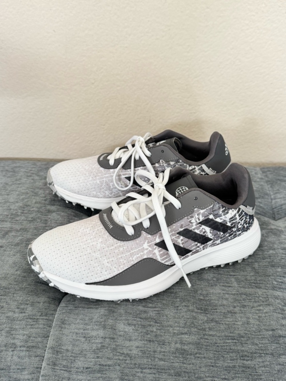 adidas adidas Unisex-Child S2g Spikeless Golf Shoes - BIG KIDS Size 6.5